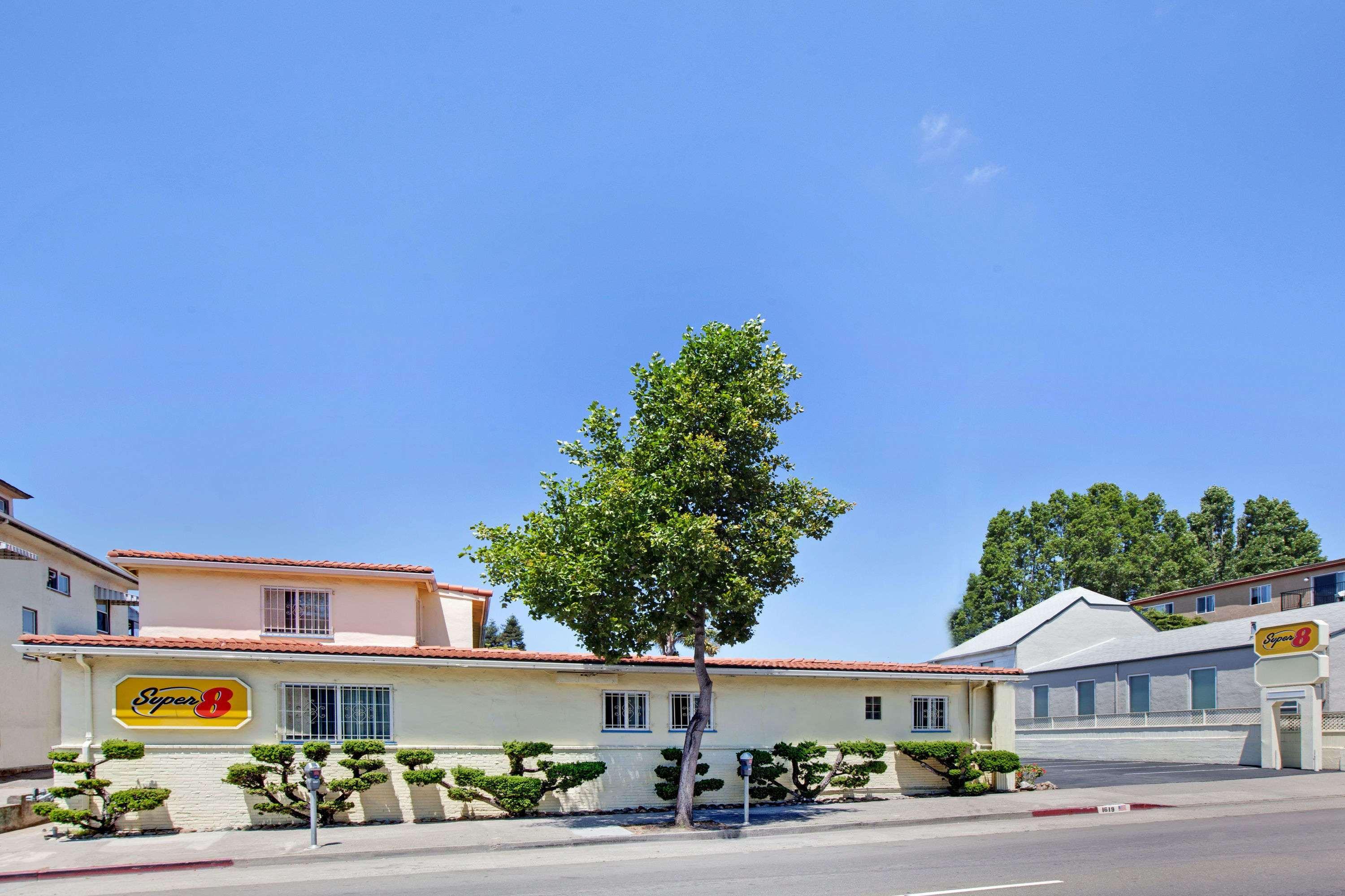 Super 8 By Wyndham Berkeley Motell Exteriör bild
